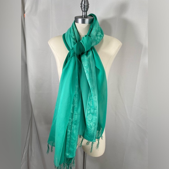 Large wrap scarf Two tone mint green with fringe/tassels formal event 45" x 69" - Picture 3 of 7